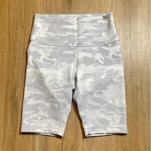 Lululemon Wunder Under Short 10" *Ribbed